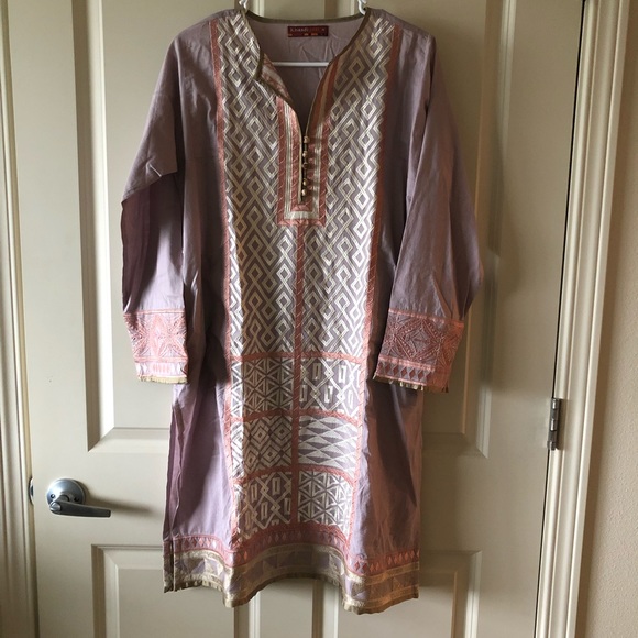 Bundle of 4 kurtas - Picture 3 of 4